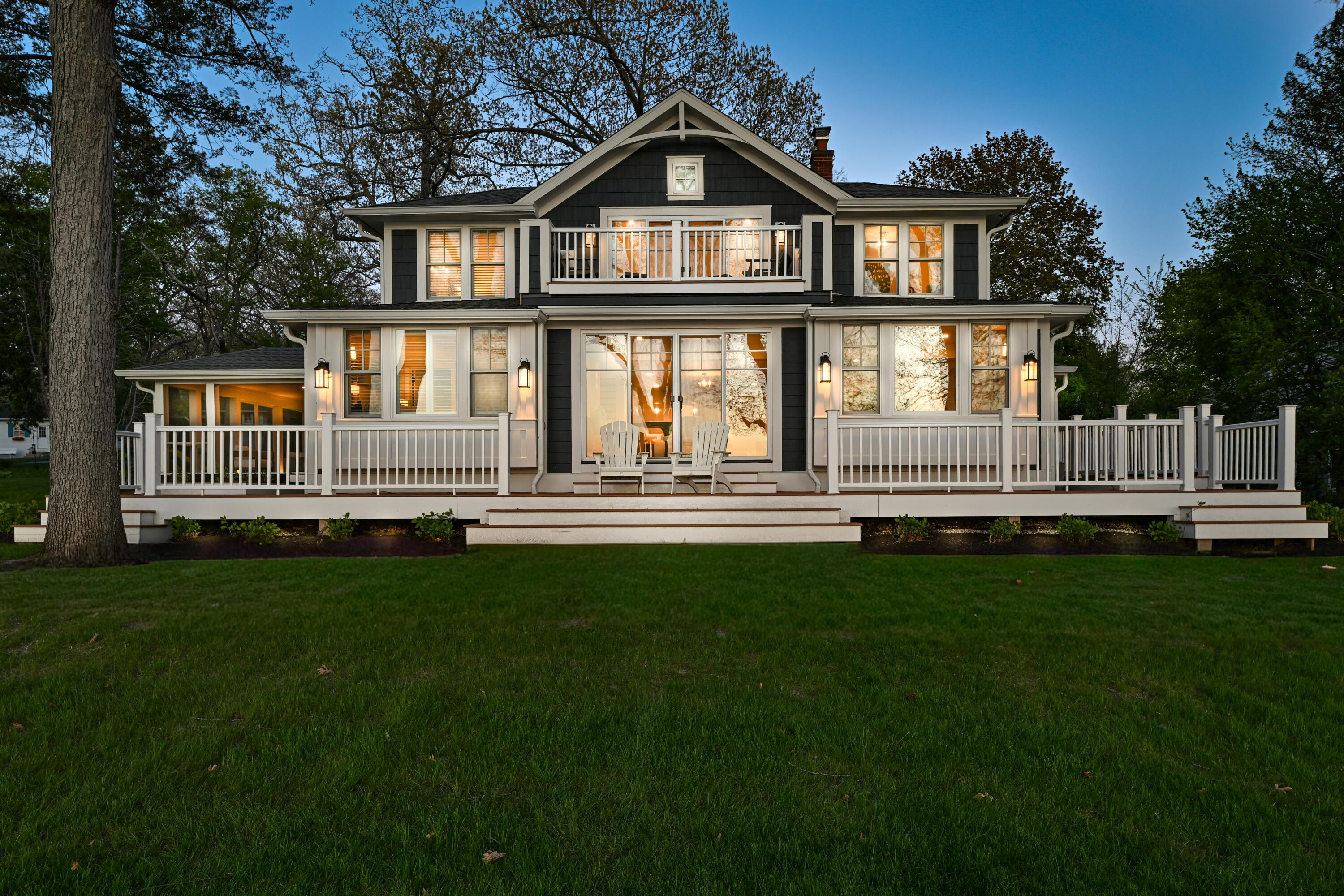 2601 South Shore Drive Delavan, WI 53115 - Photo 3 of 55 Serene Twilight Evenings