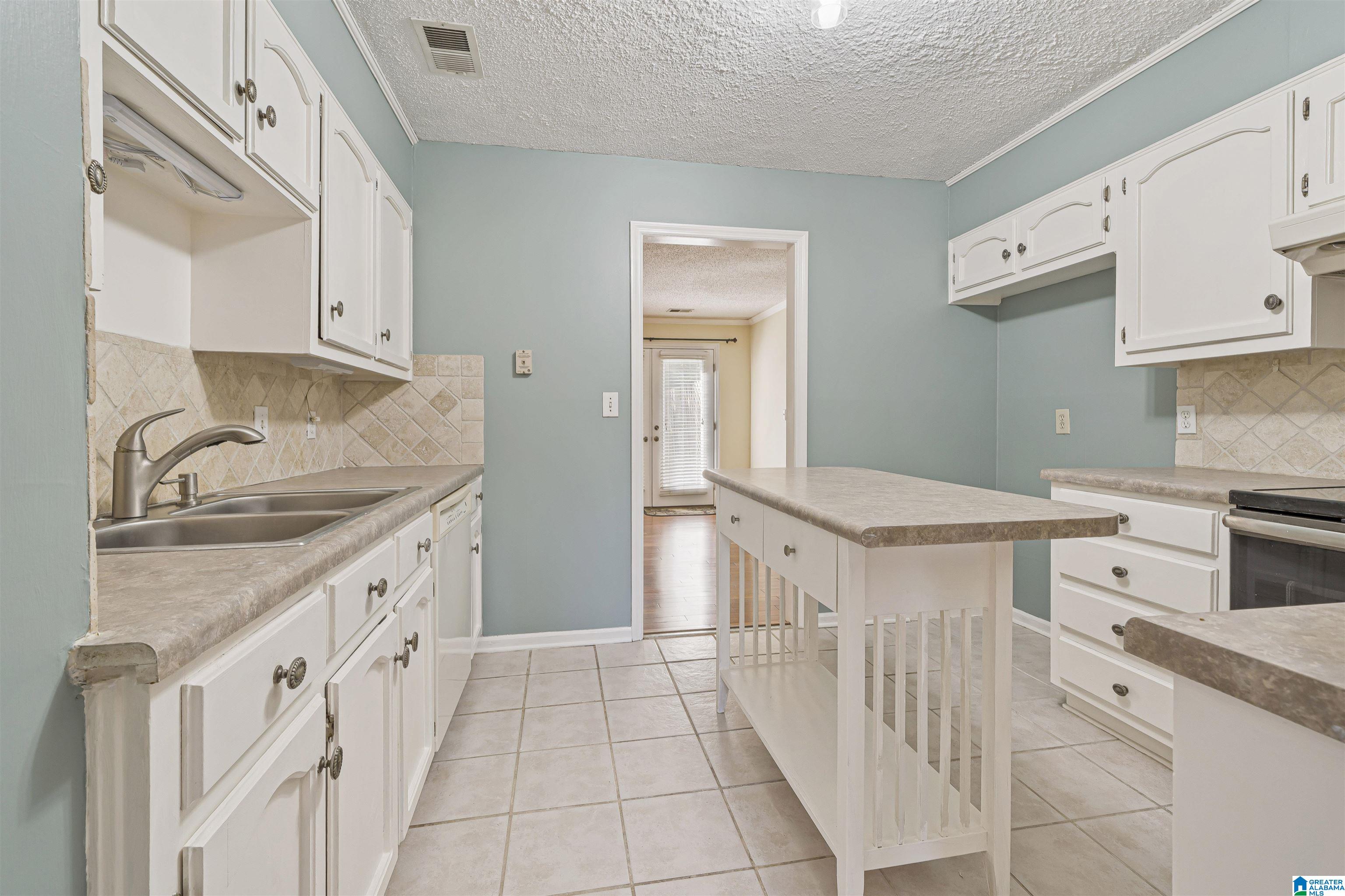 502 Old Rocky Ridge Lane Birmingham, AL 35216 - Photo 10 of 37