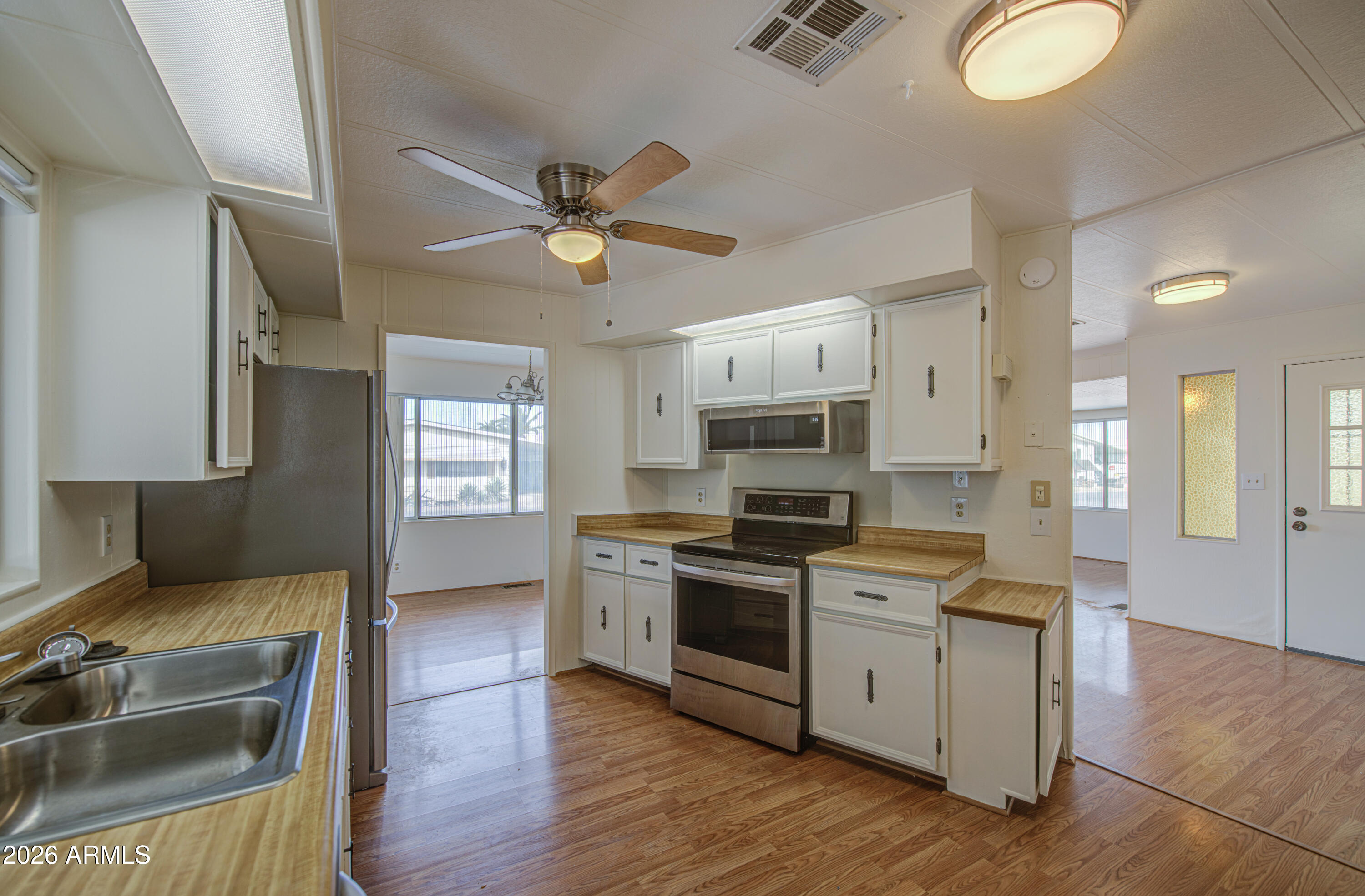 3104 East Broadway Road, Unit 304 Mesa, AZ 85204 - Photo 8 of 39 Kitchen 3