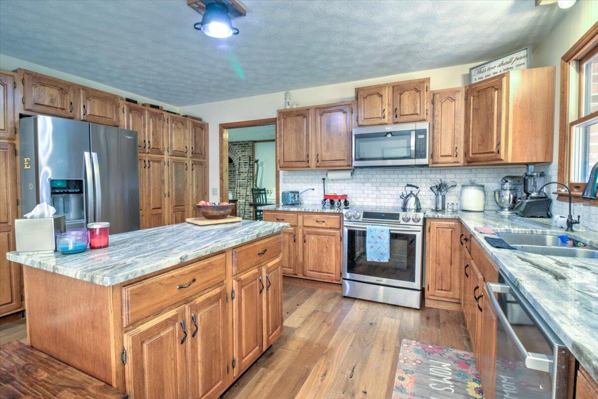 1267 Allison Road Piney Flats, TN 37686 - Photo 15 of 45 45-1267_Allison-45