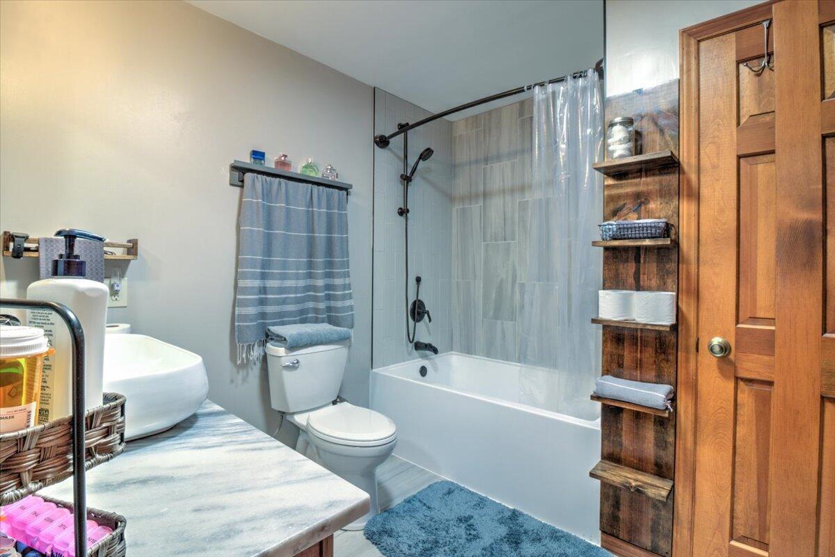1267 Allison Road Piney Flats, TN 37686 - Photo 19 of 45 52-1267_Allison-52