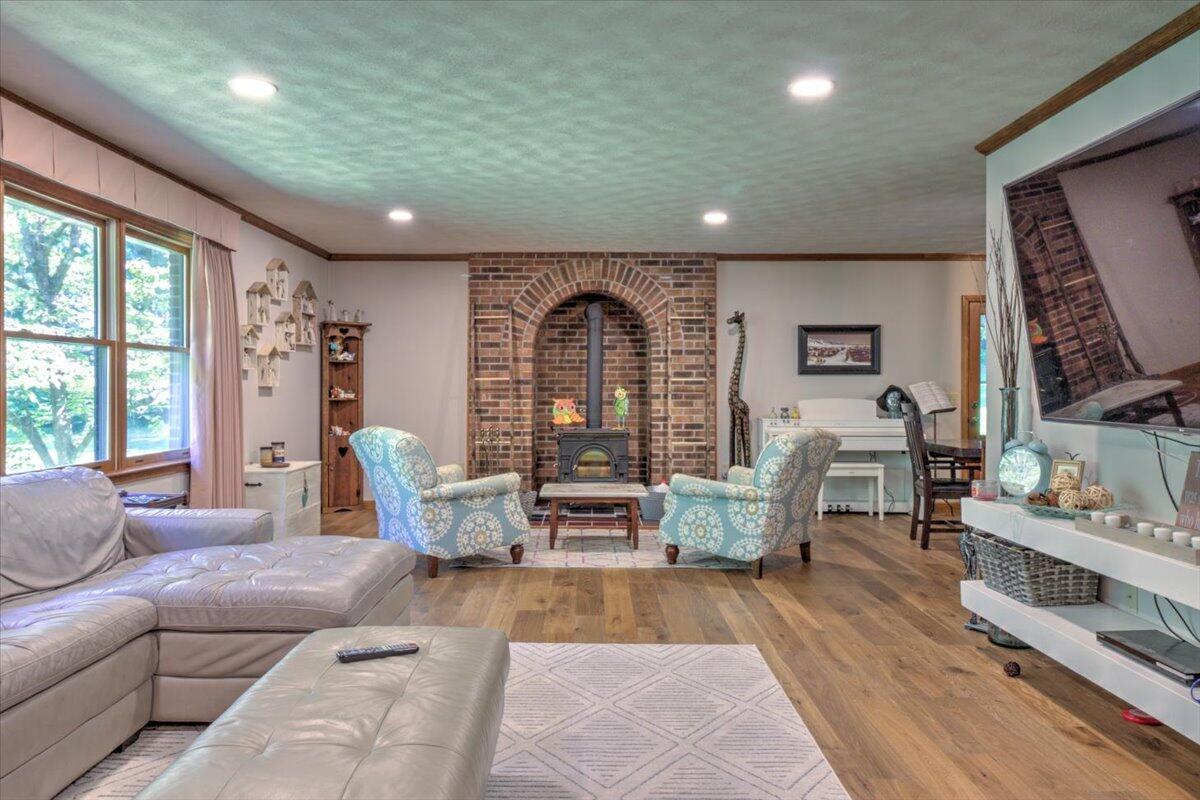 1267 Allison Road Piney Flats, TN 37686 - Photo 5 of 45 34-1267_Allison-34