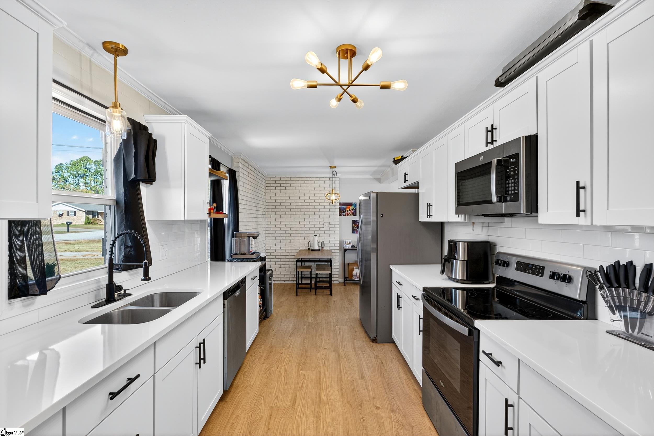 519 Longview Terrace Greer, SC 29650 - Photo 13 of 34