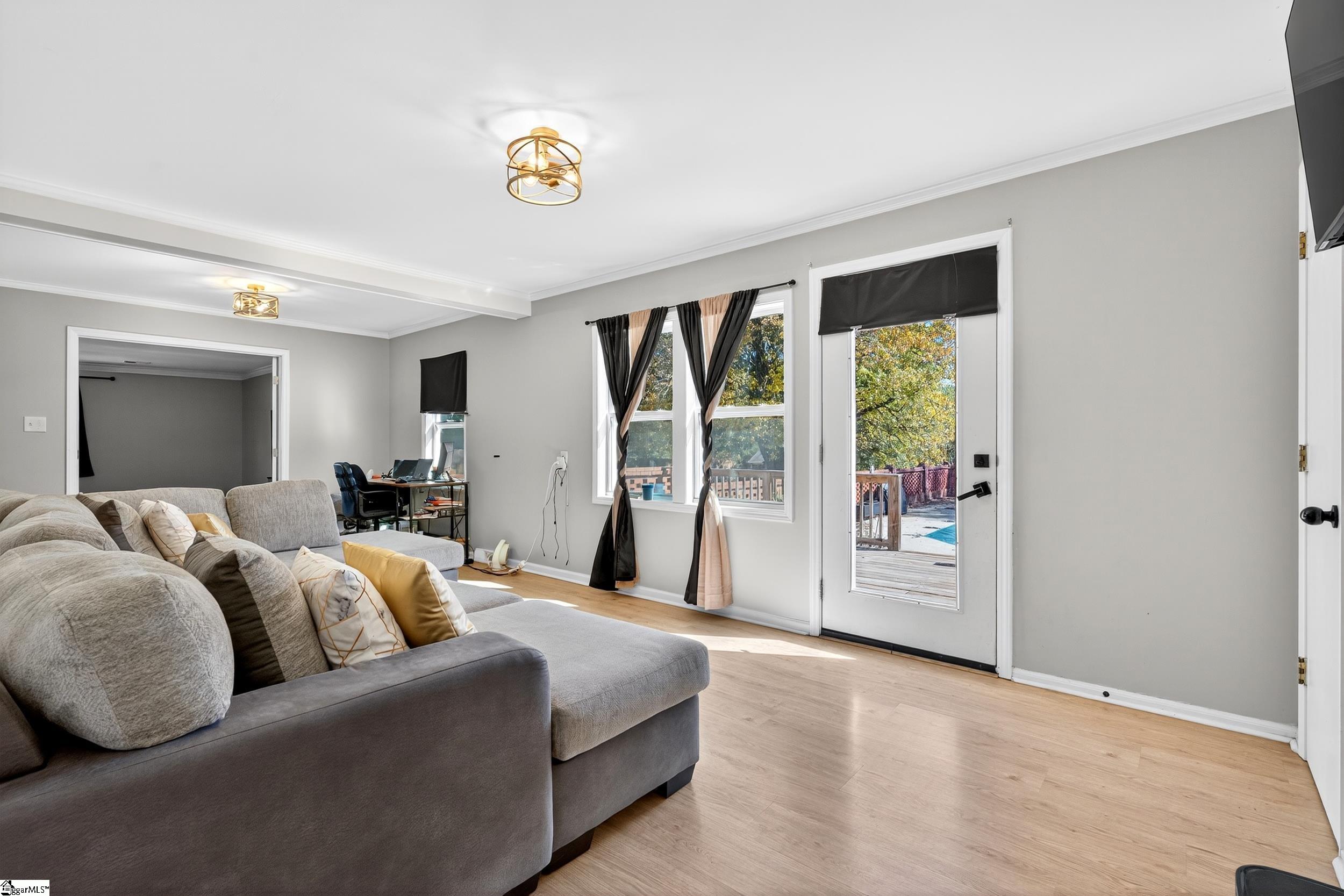 519 Longview Terrace Greer, SC 29650 - Photo 6 of 34