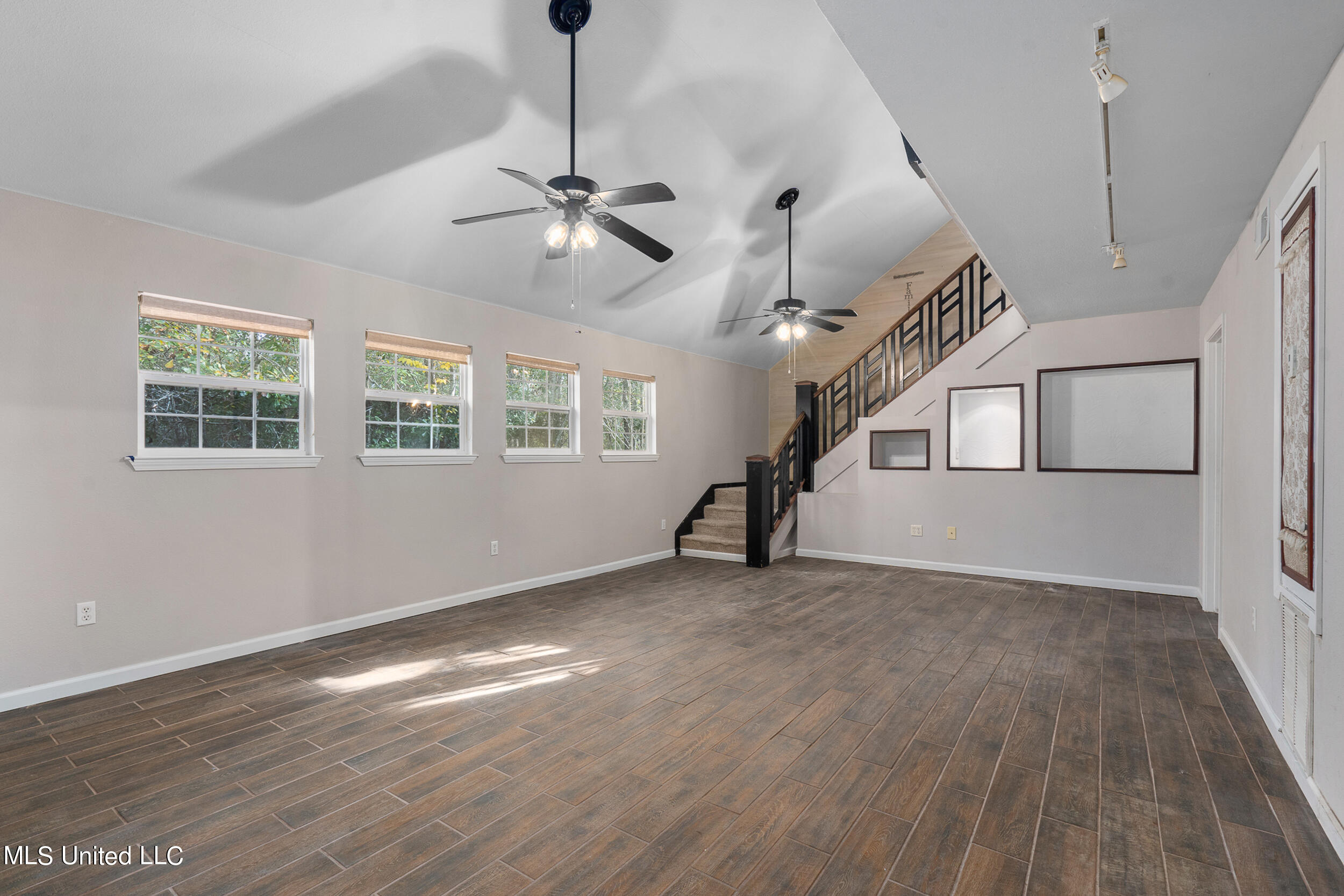 1827 Brasher Road Biloxi, MS 39532 - Photo 1 of 32 g-hub photo_002
