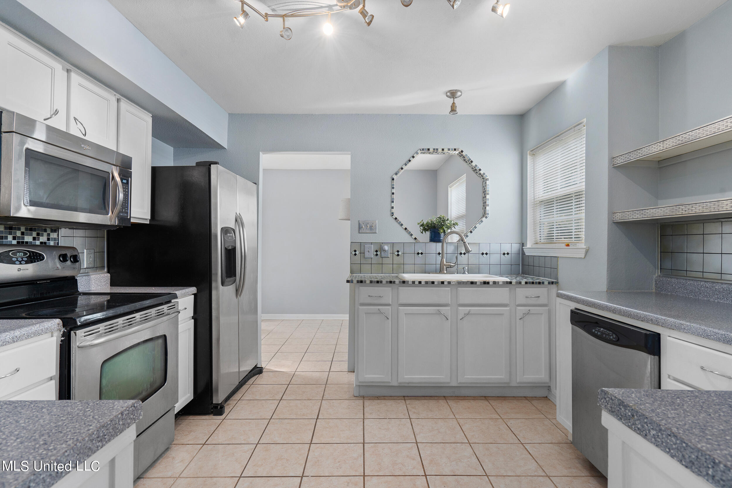 1827 Brasher Road Biloxi, MS 39532 - Photo 7 of 32 g-hub photo_006