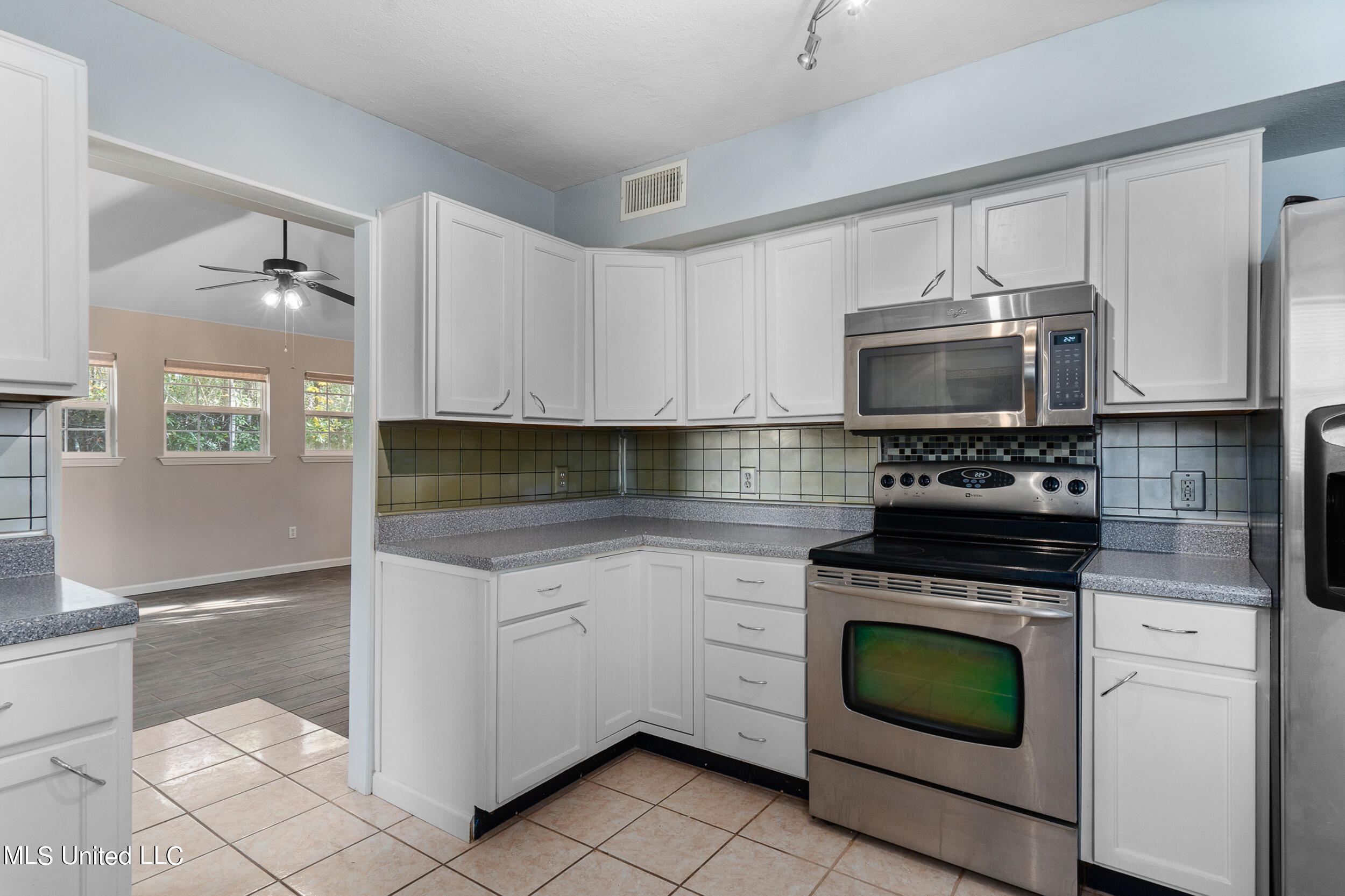 1827 Brasher Road Biloxi, MS 39532 - Photo 8 of 32 g-hub photo_008