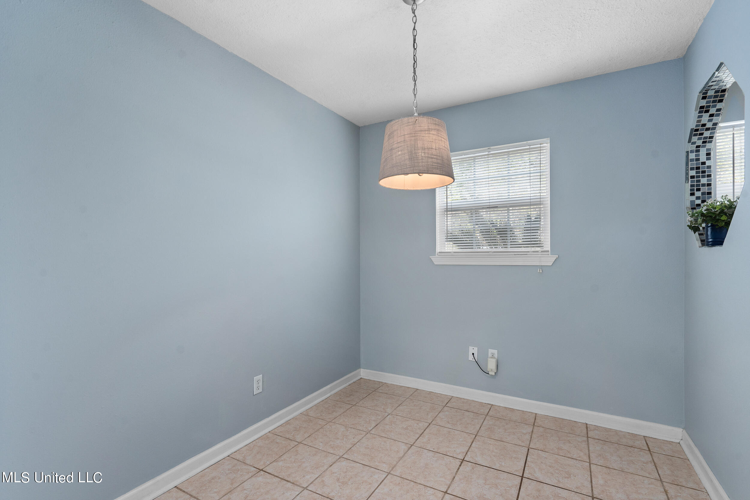 1827 Brasher Road Biloxi, MS 39532 - Photo 9 of 32 g-hub photo_010