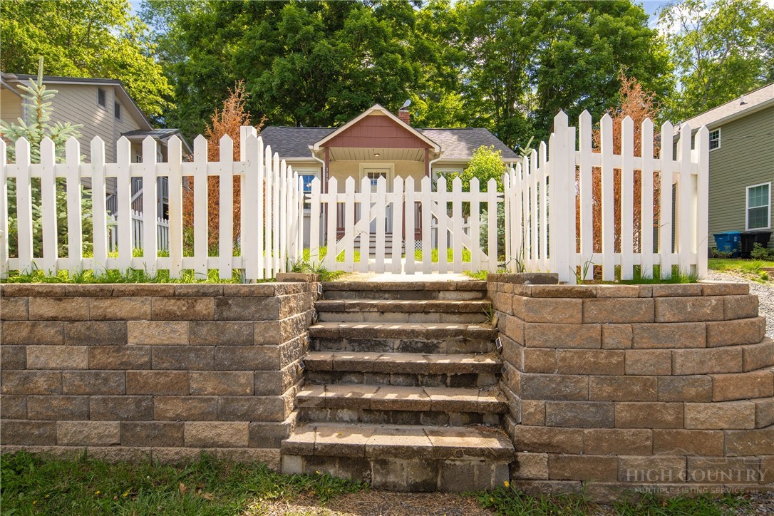 380 Jefferson Road Boone, NC 28607 - Photo 6 of 26