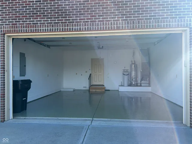 $350,000 | 5375 East Commons Drive West, Mooresville, IN 46158