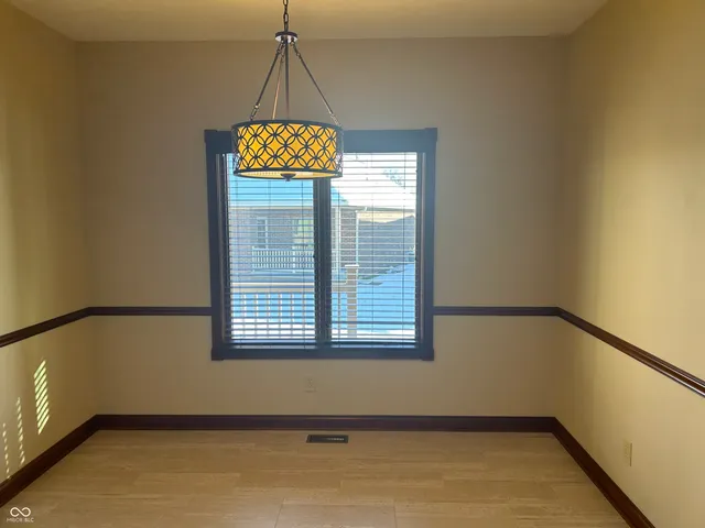 $350,000 | 5375 East Commons Drive West, Mooresville, IN 46158