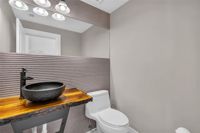 $1,695,000 | 15560 Northwest 83rd Place, Miami Lakes, FL 33016