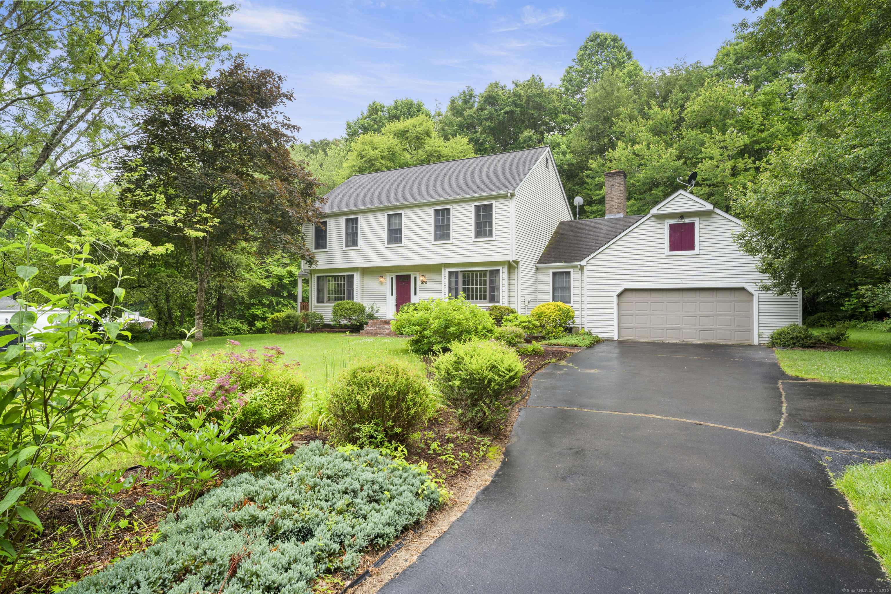 270 North Bridebrook Road East Lyme, CT 06333 - Photo 2 of 39