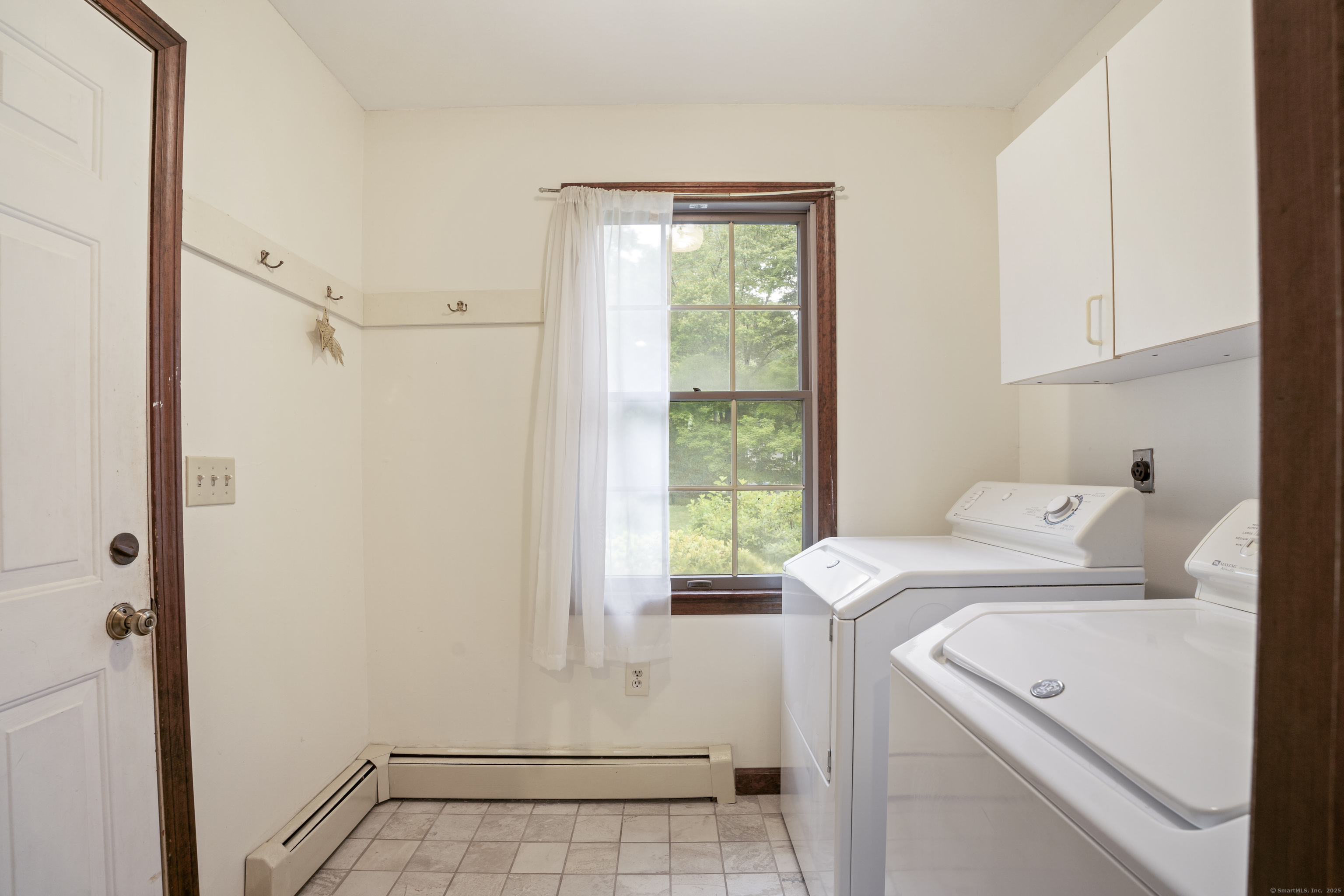 270 North Bridebrook Road East Lyme, CT 06333 - Photo 25 of 39