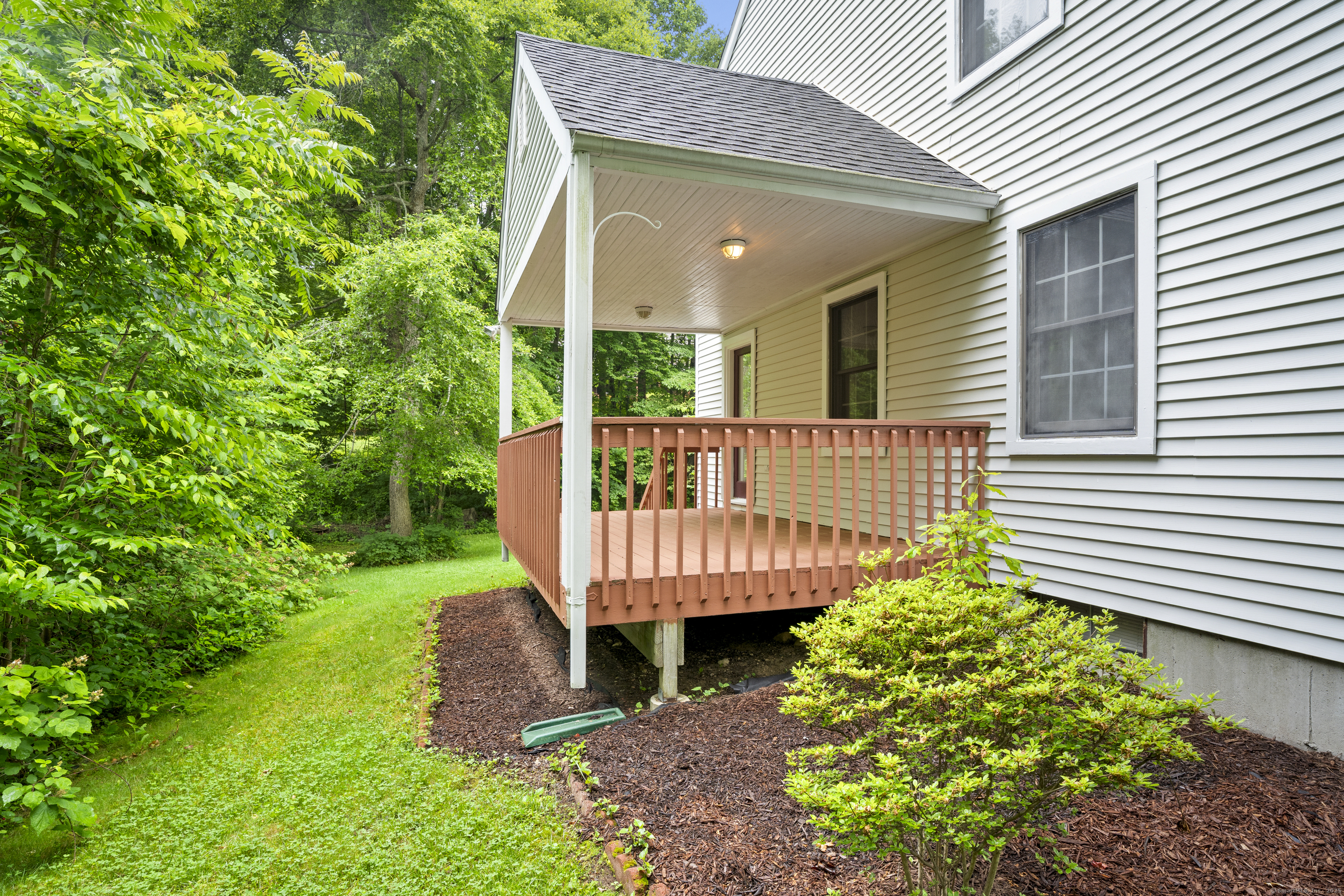 270 North Bridebrook Road East Lyme, CT 06333 - Photo 36 of 39