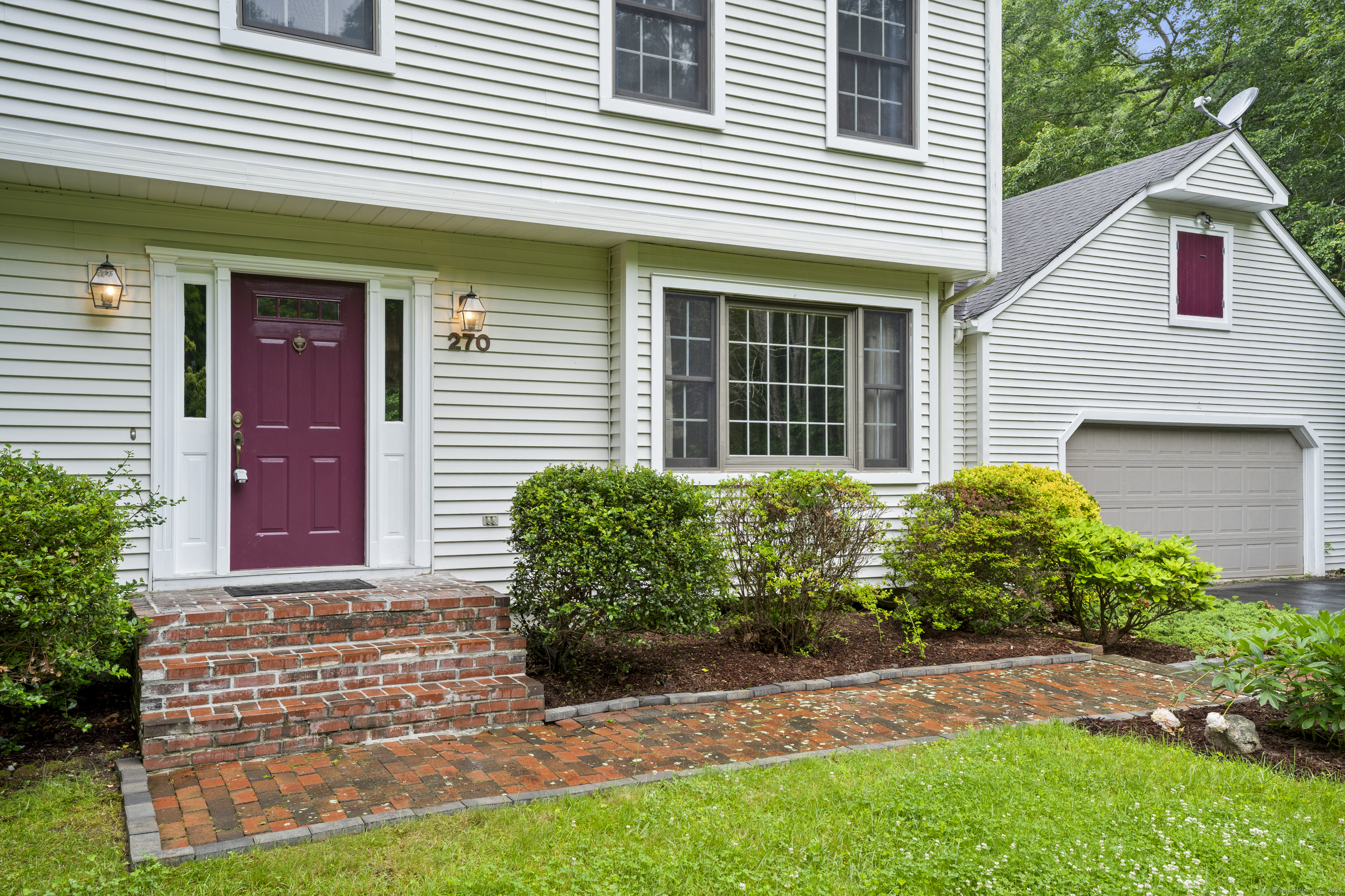 270 North Bridebrook Road East Lyme, CT 06333 - Photo 4 of 39