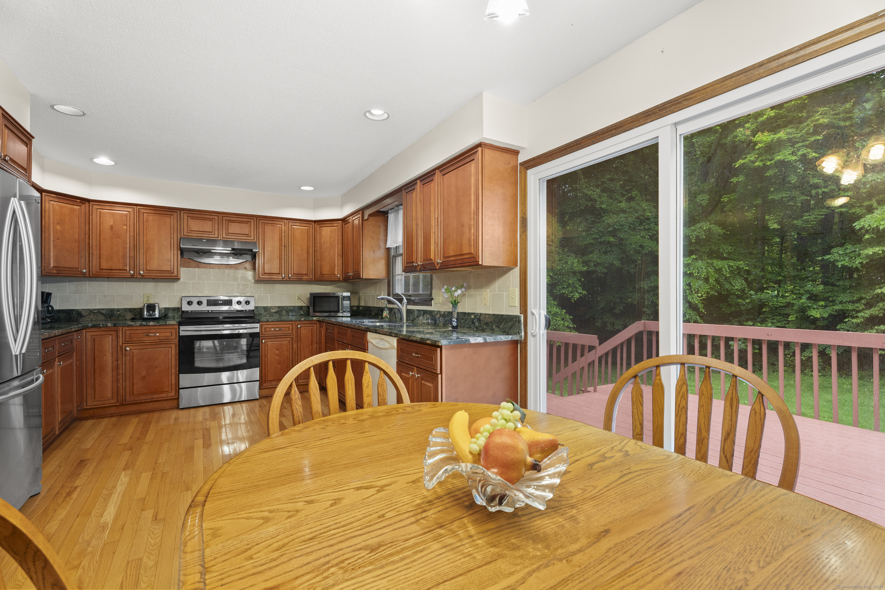 270 North Bridebrook Road East Lyme, CT 06333 - Photo 8 of 39