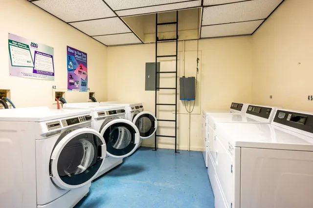 $2,000 | 156 Front Street, Unit 409, Exeter, NH 03833