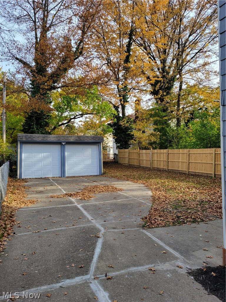 1023 Greyton Road Cleveland Heights, OH 44112 - Photo 4 of 23