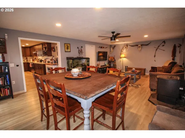 $499,000 | 1091 Southeast Elm Street, Dundee, OR 97115