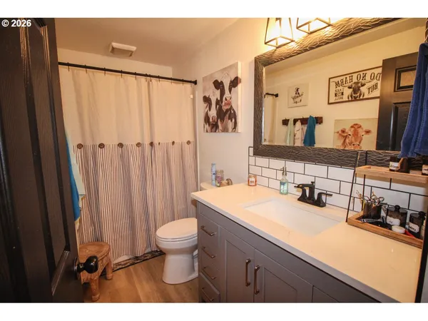 $499,000 | 1091 Southeast Elm Street, Dundee, OR 97115