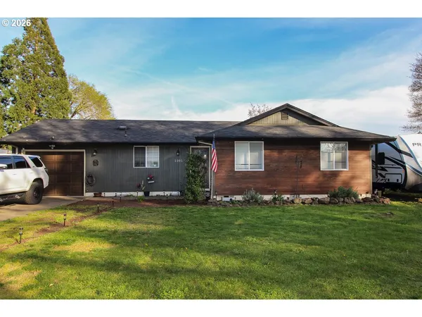 $499,000 | 1091 Southeast Elm Street, Dundee, OR 97115