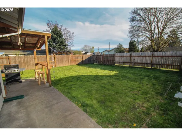 $499,000 | 1091 Southeast Elm Street, Dundee, OR 97115