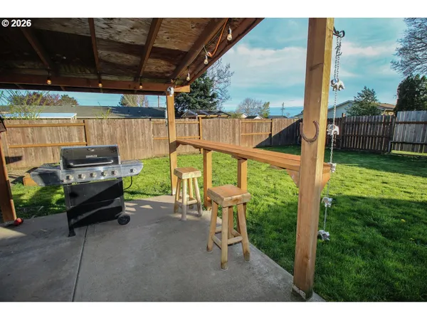 $499,000 | 1091 Southeast Elm Street, Dundee, OR 97115