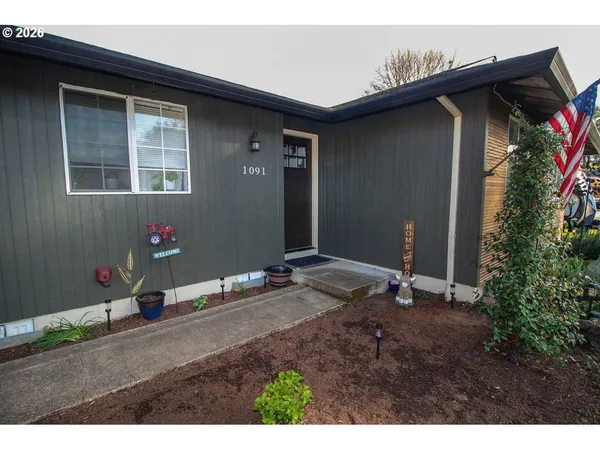 $499,000 | 1091 Southeast Elm Street, Dundee, OR 97115