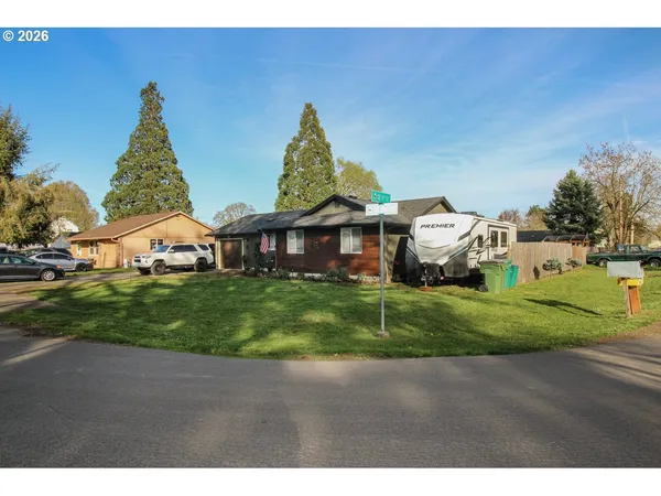 $499,000 | 1091 Southeast Elm Street, Dundee, OR 97115