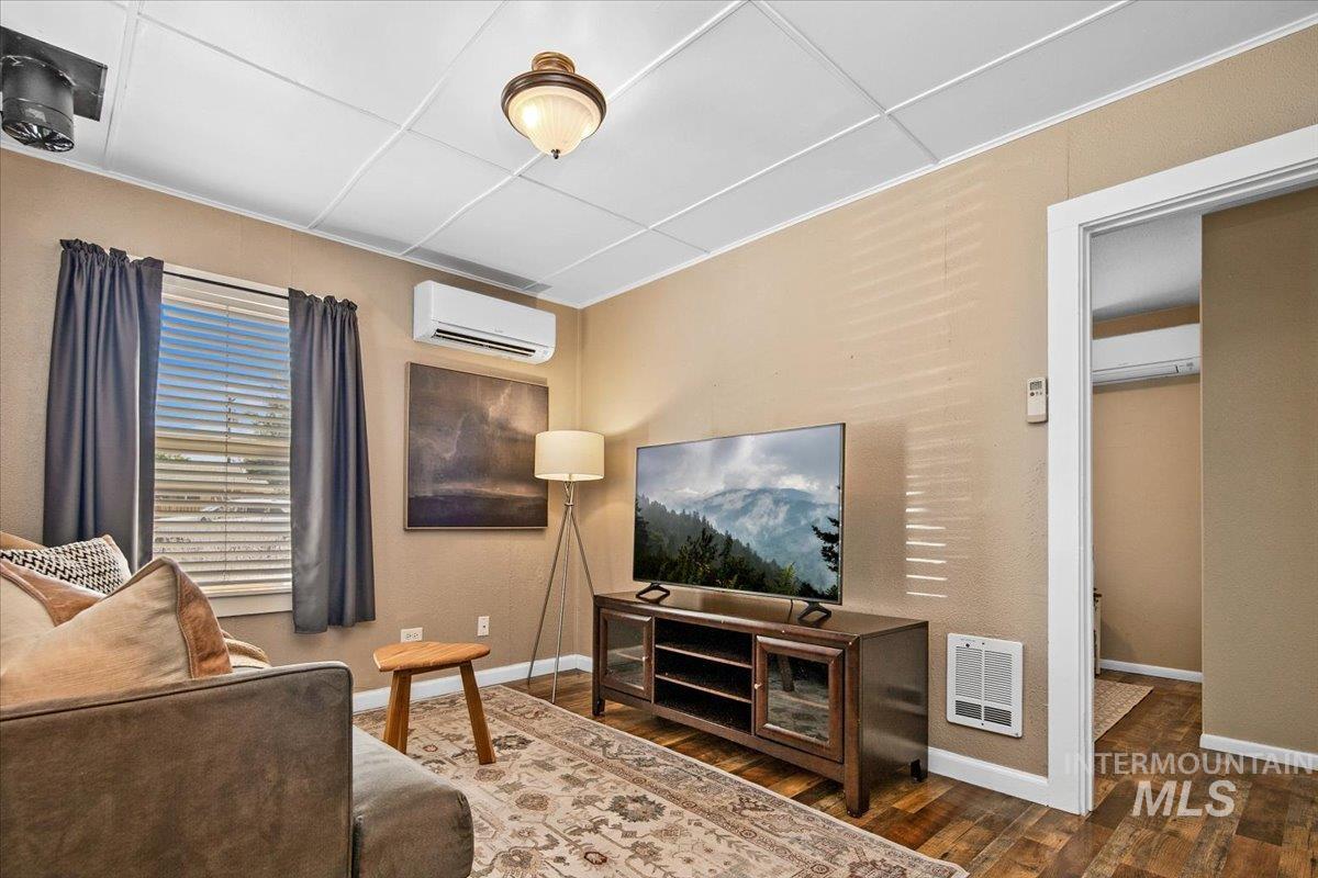 2416 Ona Street Boise, ID 83705 - Photo 8 of 29