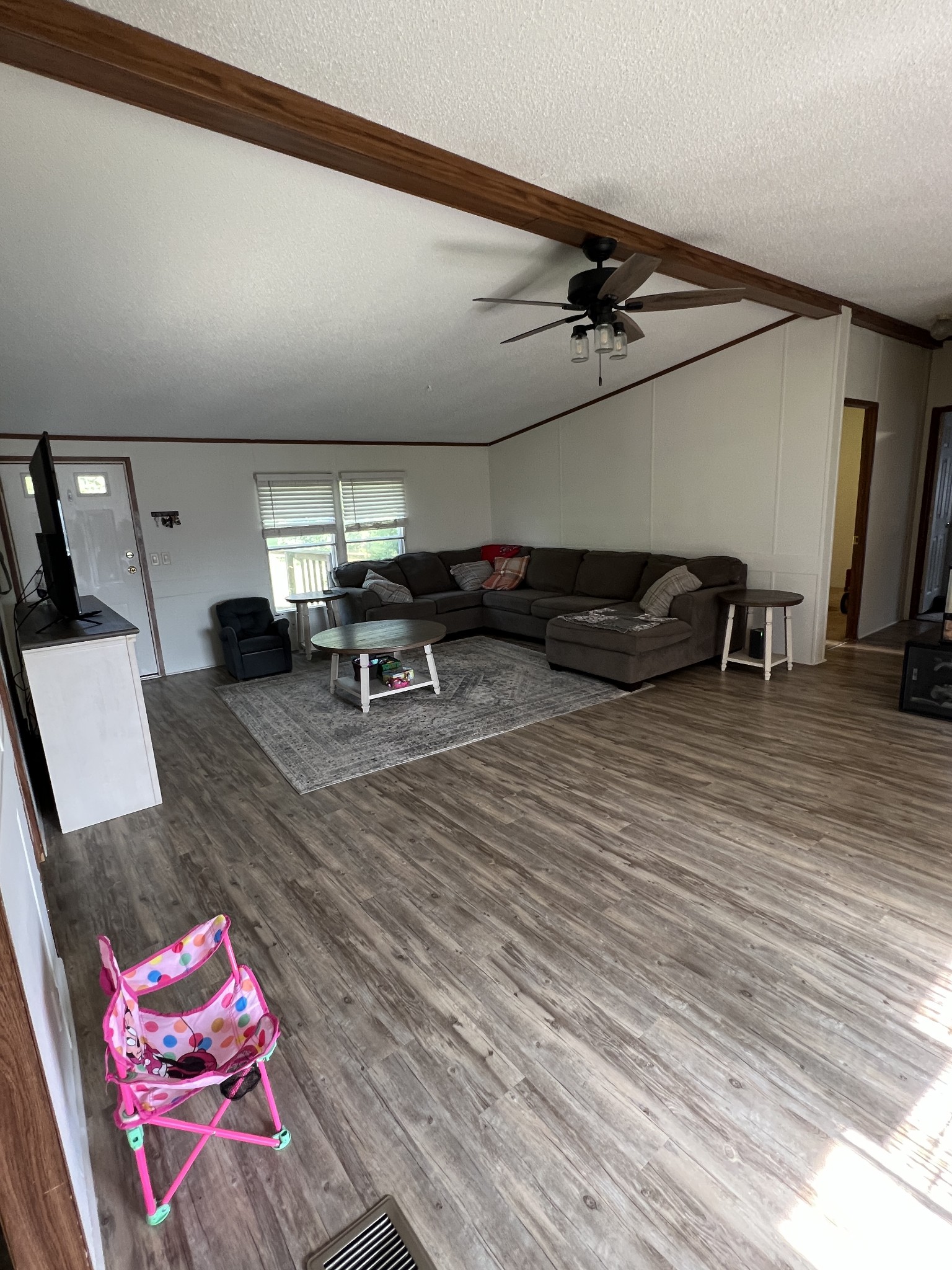 3538 Beasleys Bend Road Lebanon, TN 37087 - Photo 28 of 49 a living room with furniture