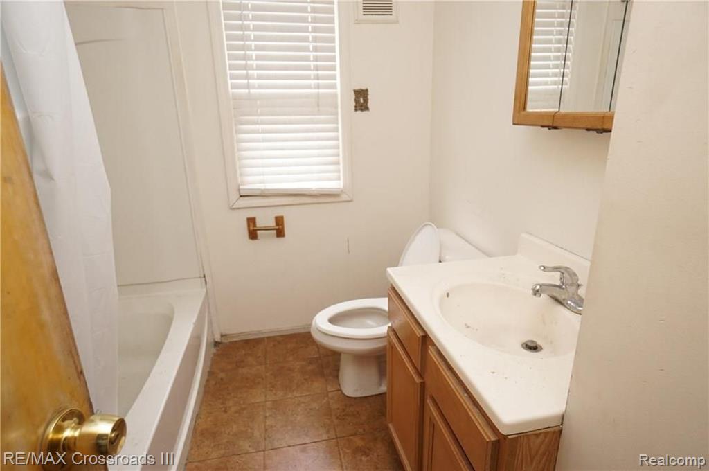 6131 Haggerty Road Belleville, MI 48111 - Photo 8 of 10