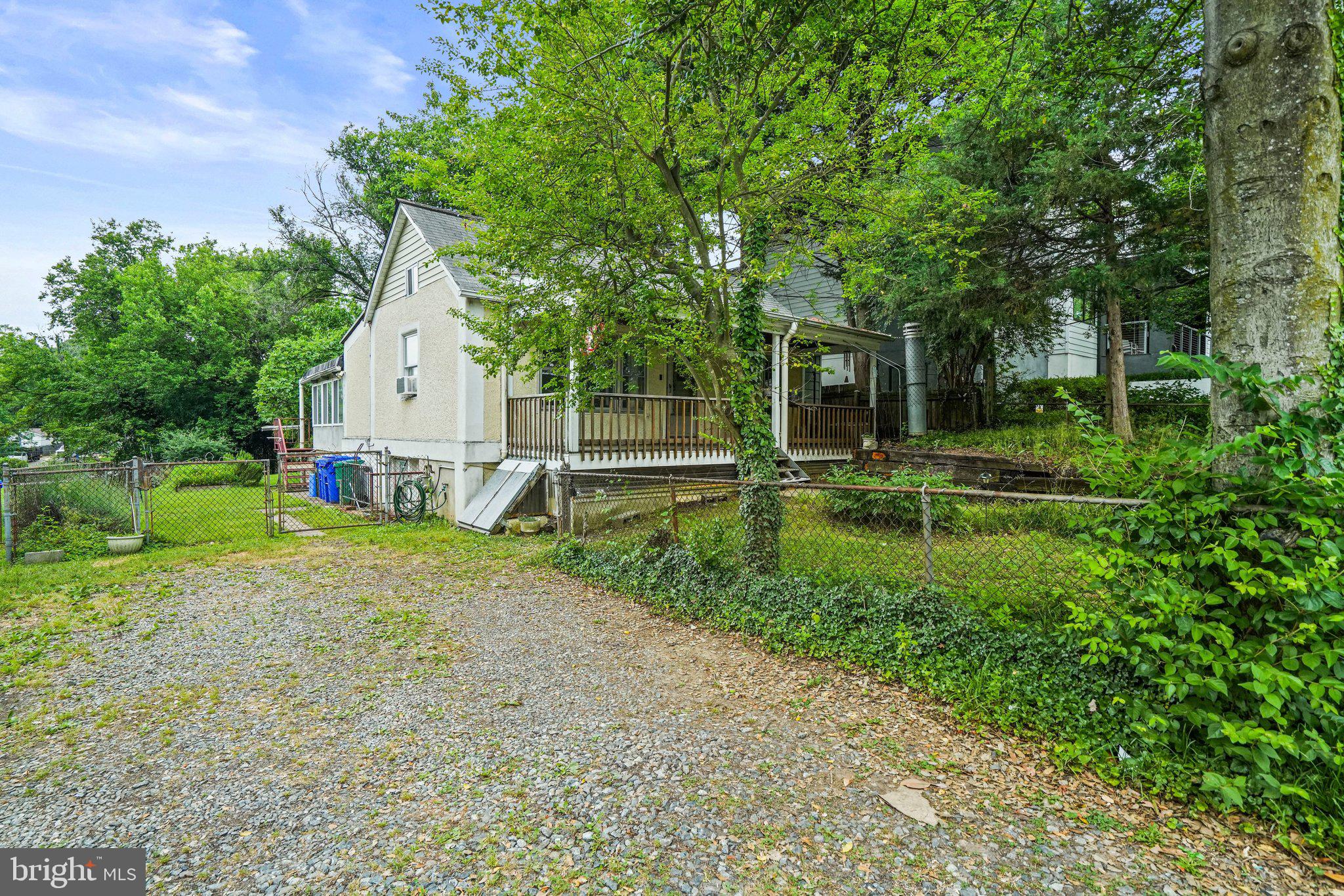 620 Ritchie Avenue Silver Spring, MD 20910 - Photo 3 of 31
