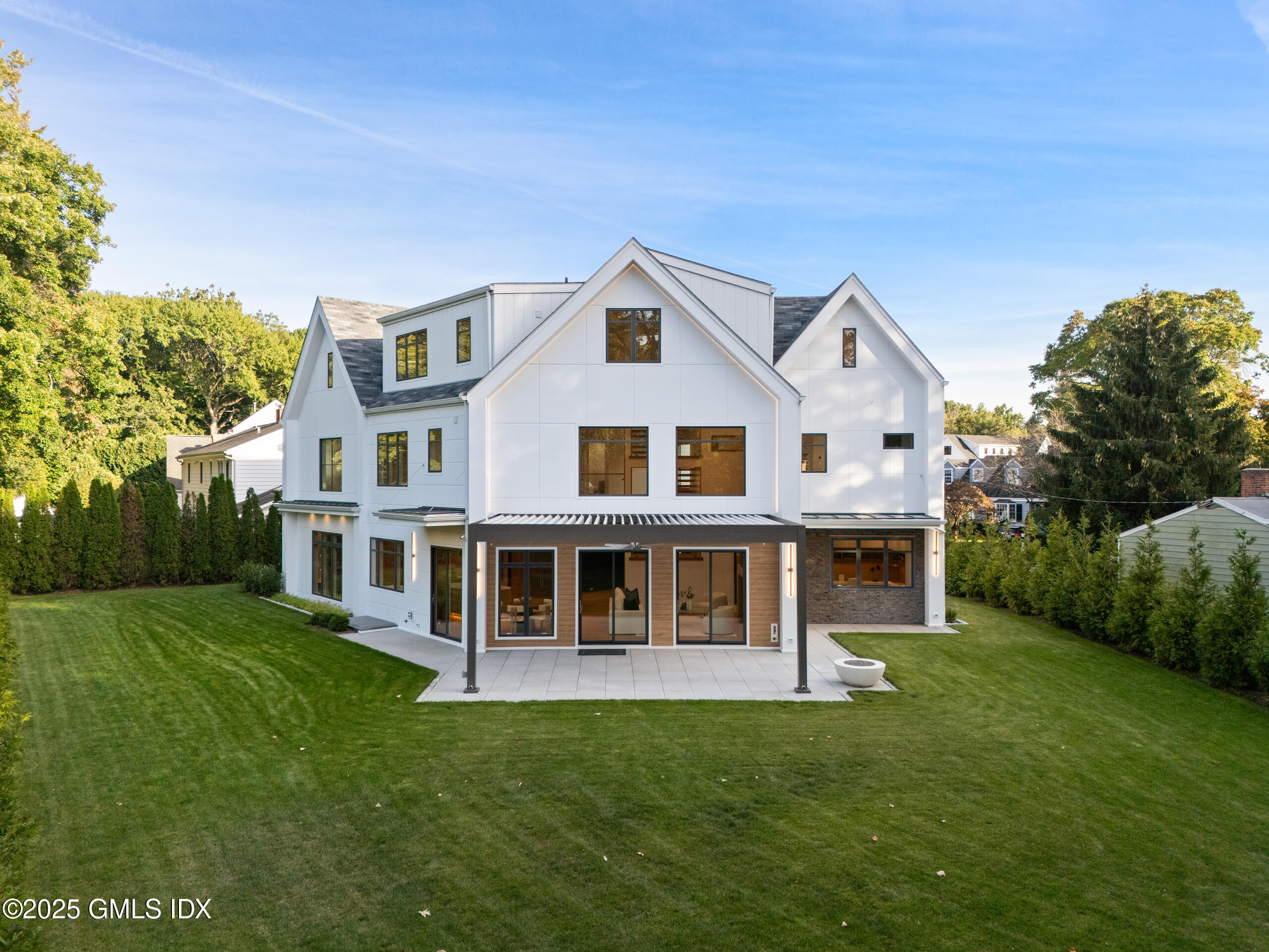 25 Dialstone Lane Riverside, CT 06878 - Photo 31 of 35 Rear View