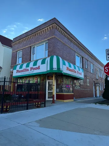 $1,700 | 2158 North Hamlin Avenue, Unit 2F, Chicago, IL 60647