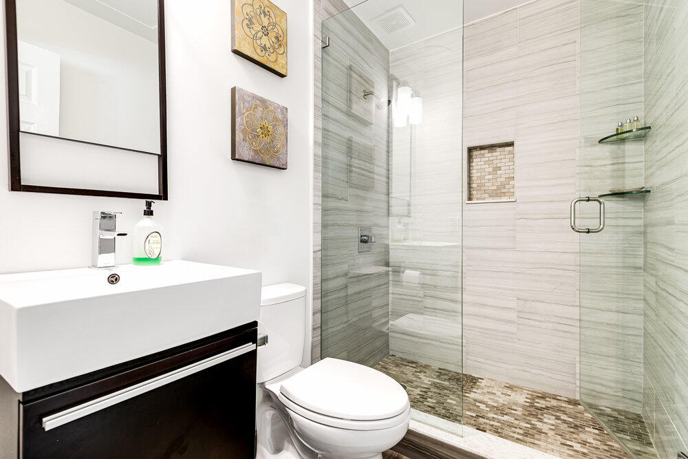 335 Northeast 7th Street Boca Raton, FL 33432 - Photo 10 of 36 BATHROOM 2