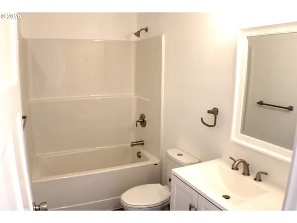 $312,000 | 579 East 4th Avenue, Riddle, OR 97469