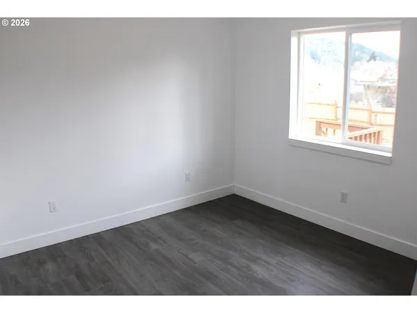 $312,000 | 579 East 4th Avenue, Riddle, OR 97469