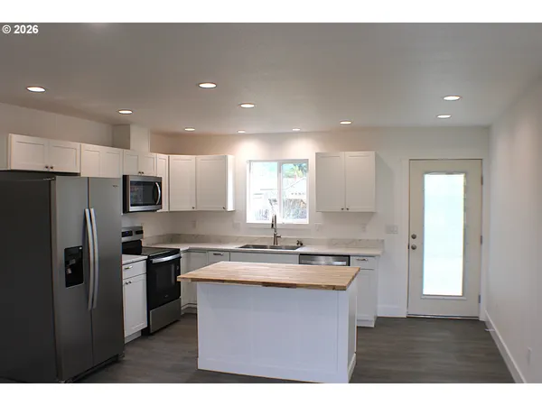 $312,000 | 579 East 4th Avenue, Riddle, OR 97469