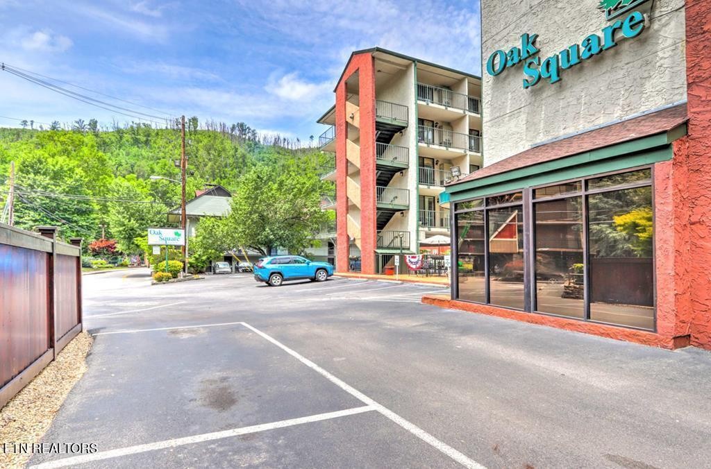 685 River Road, Unit 302 Gatlinburg, TN 37738 - Photo 4 of 32 Gallery Image 4
