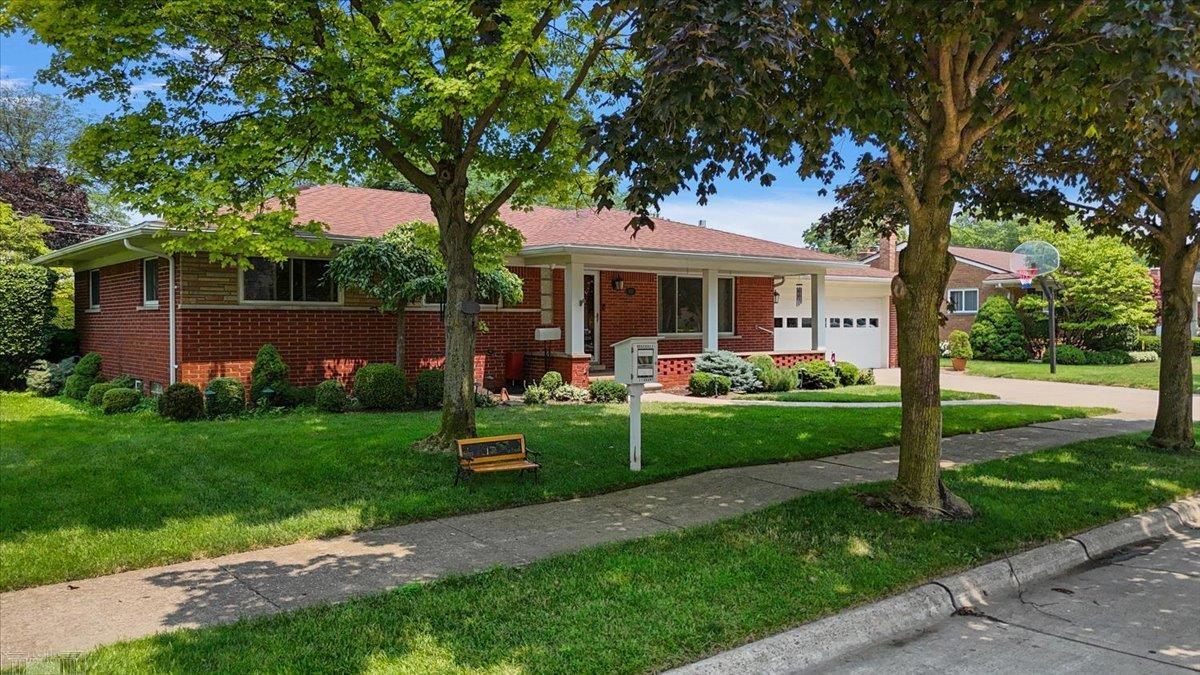 632 South Rosedale Court Grosse Pointe Woods, MI 48236 - Photo 2 of 63