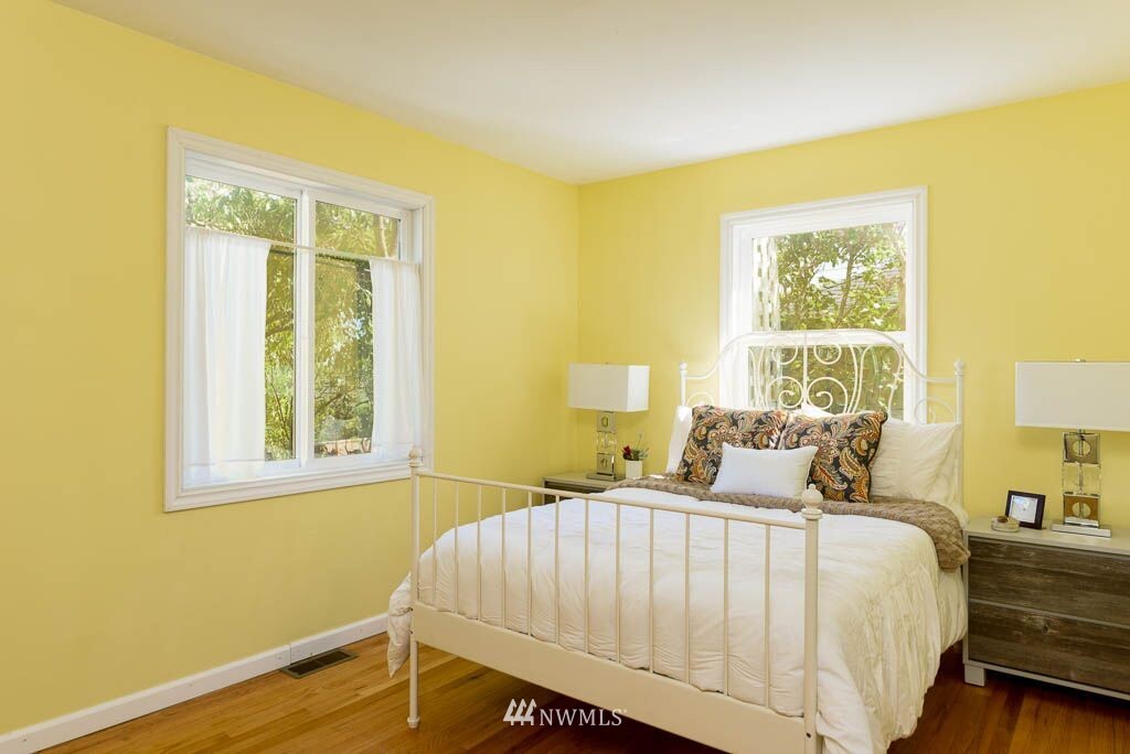 8601 36th Avenue Southwest Seattle, WA 98126 - Photo 12 of 22