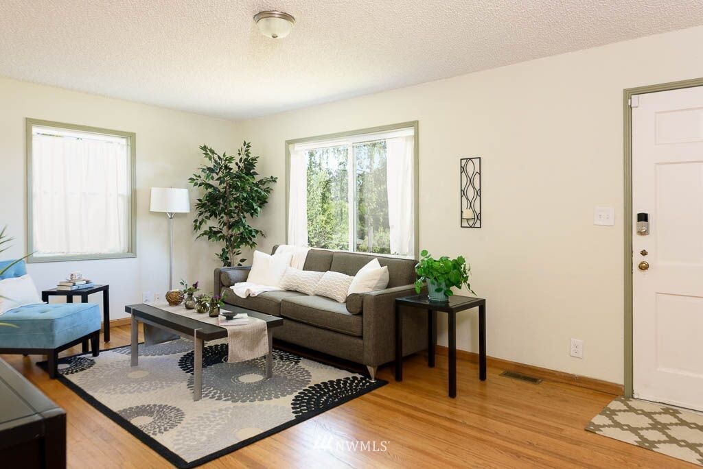 8601 36th Avenue Southwest Seattle, WA 98126 - Photo 6 of 22