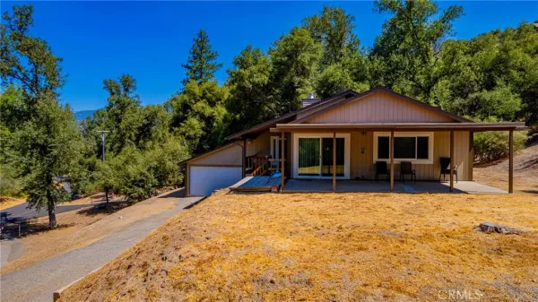 $379,000 | 41243 Pamela Place, Oakhurst, CA 93644