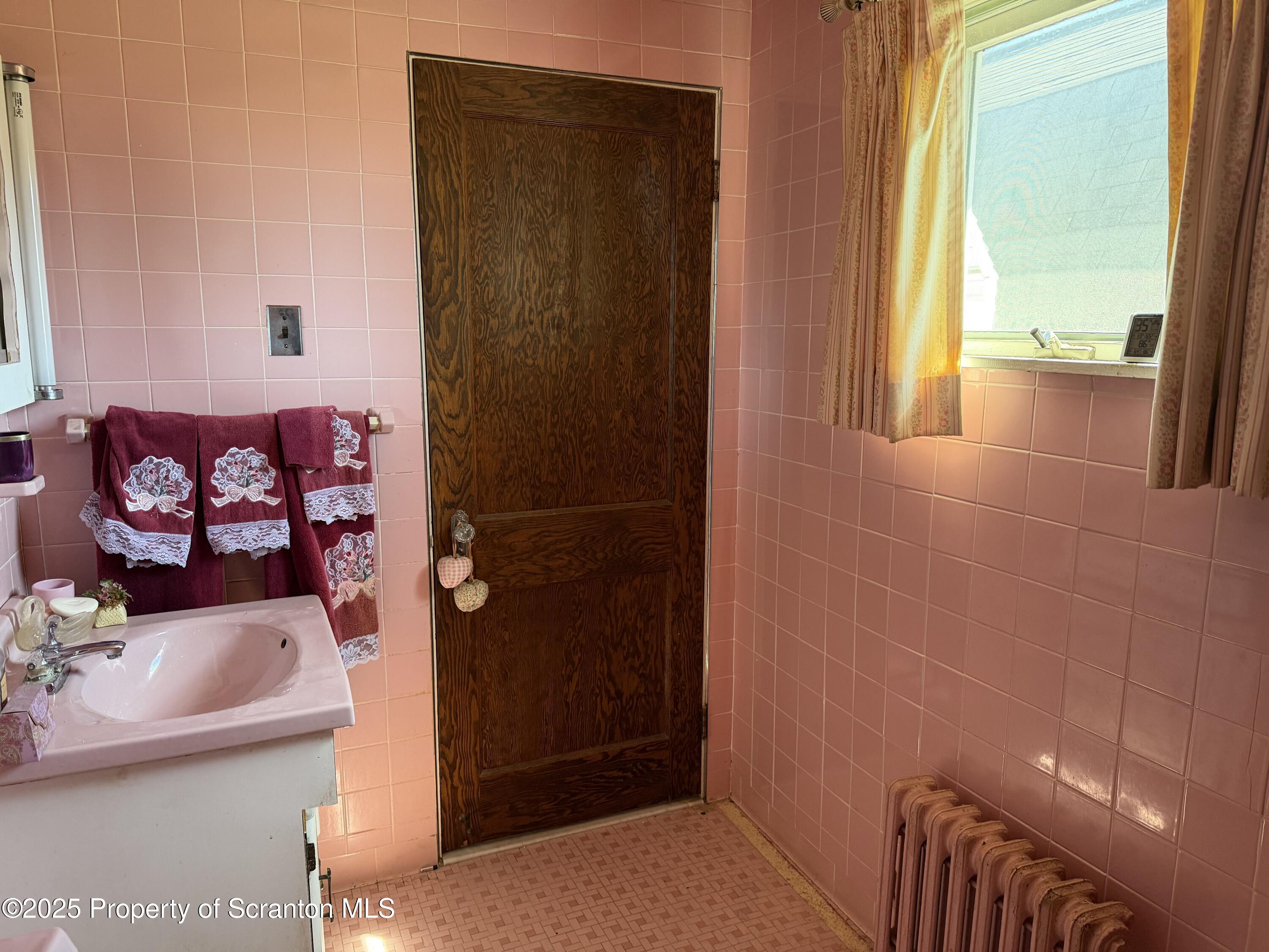 710 Maple Street Old Forge, PA 18518 - Photo 20 of 25 IMG_0023