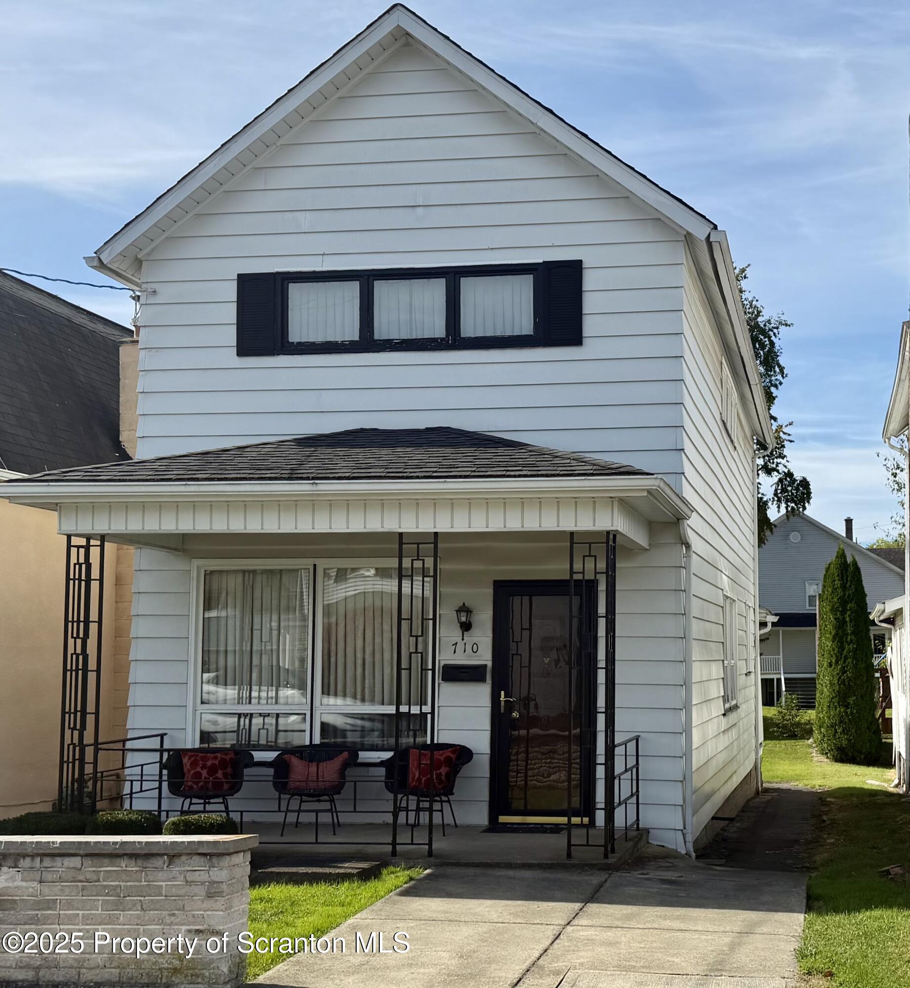 710 Maple Street Old Forge, PA 18518 - Photo 2 of 25 IMG_0252