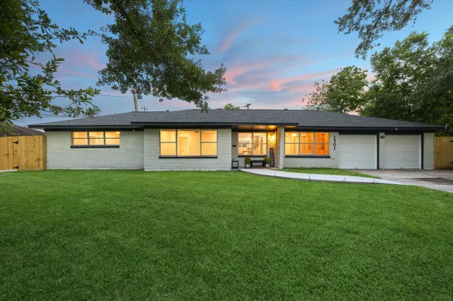 a view of outdoor space yard and front view of a house