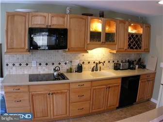 137 Covered Bridge Road Cherry Hill, NJ 08034 - Photo 3 of 12 Kitchen