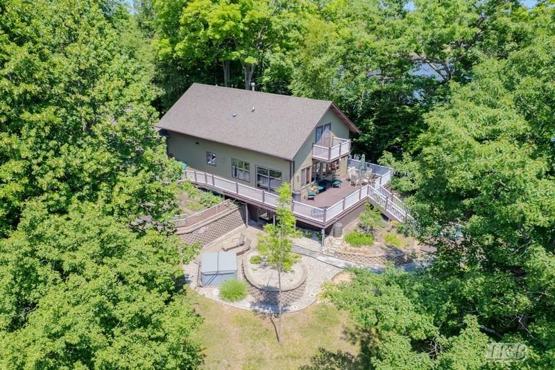 5124 Islanders Way Gladwin, MI 48624 - Photo 3 of 89